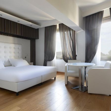 Hotel Royal Caserta Bagian luar foto