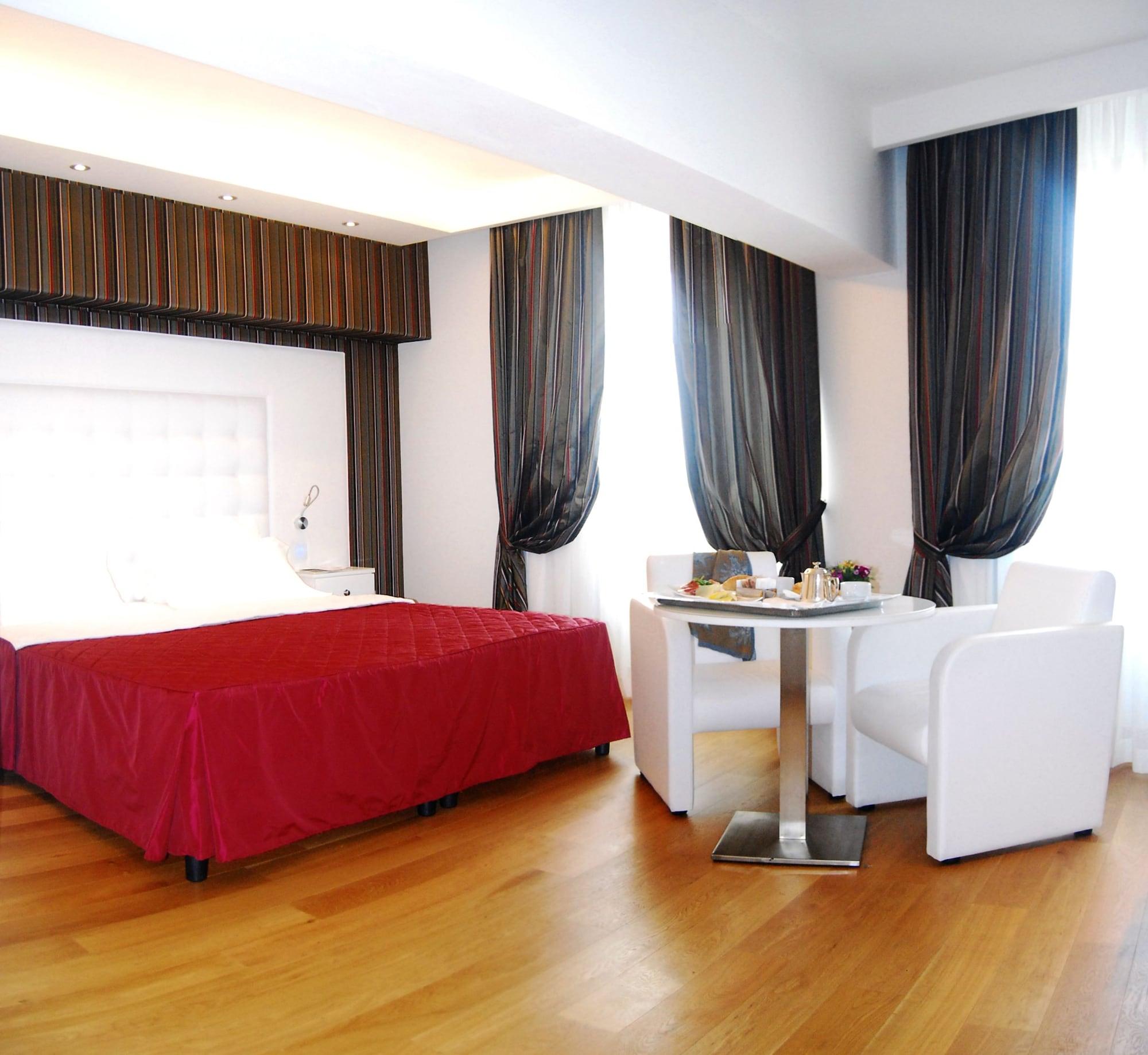 Hotel Royal Caserta Bagian luar foto
