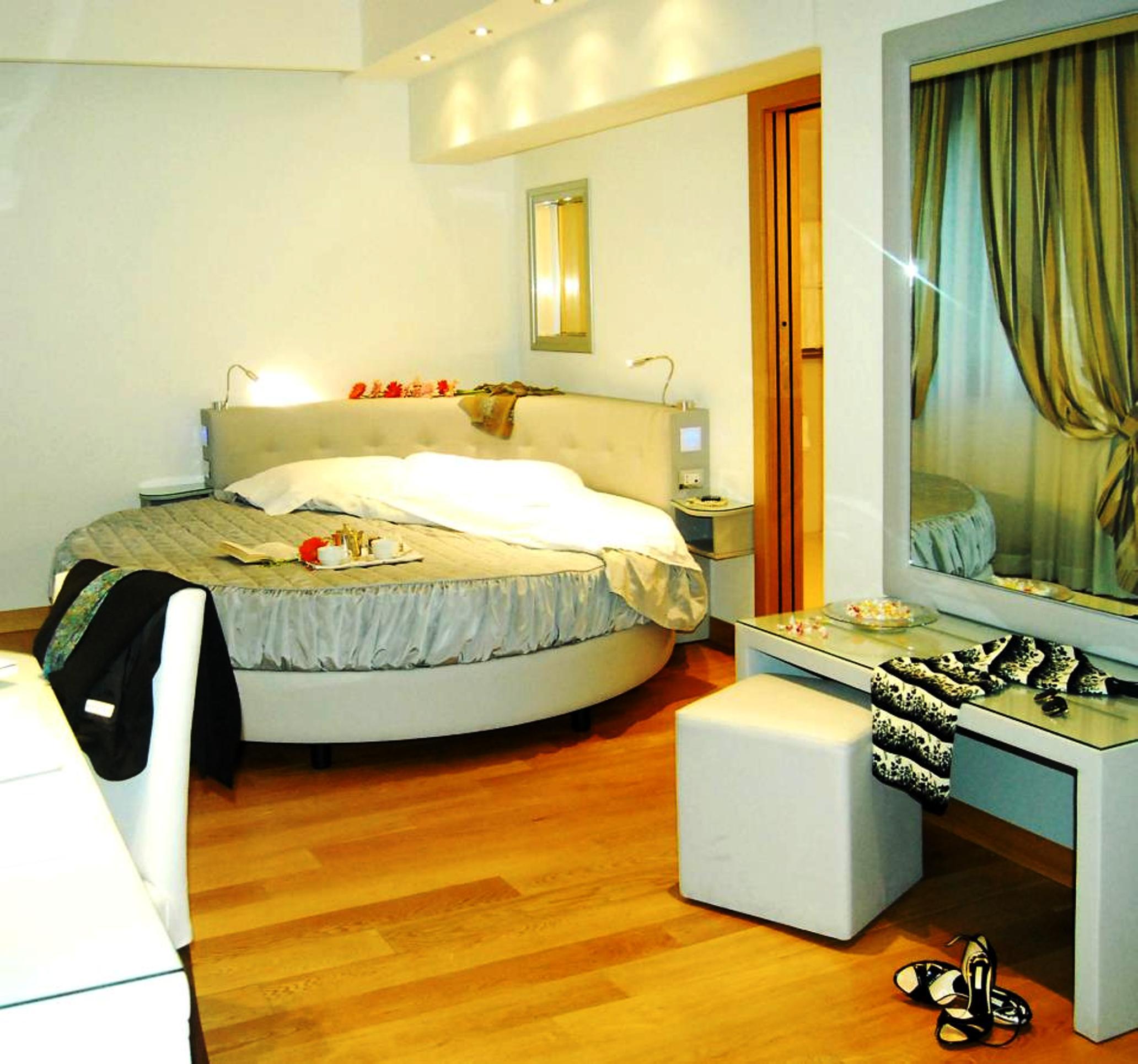 Hotel Royal Caserta Bagian luar foto