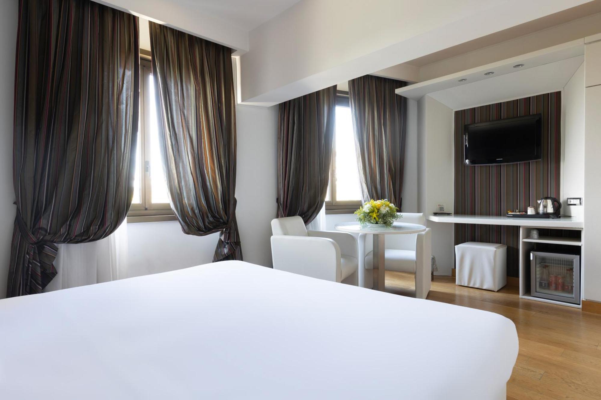 Hotel Royal Caserta Bagian luar foto