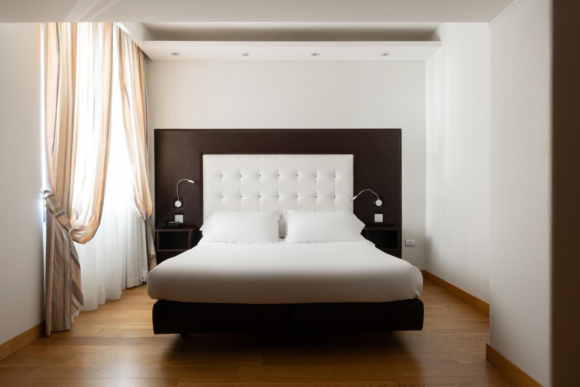 Hotel Royal Caserta Bagian luar foto