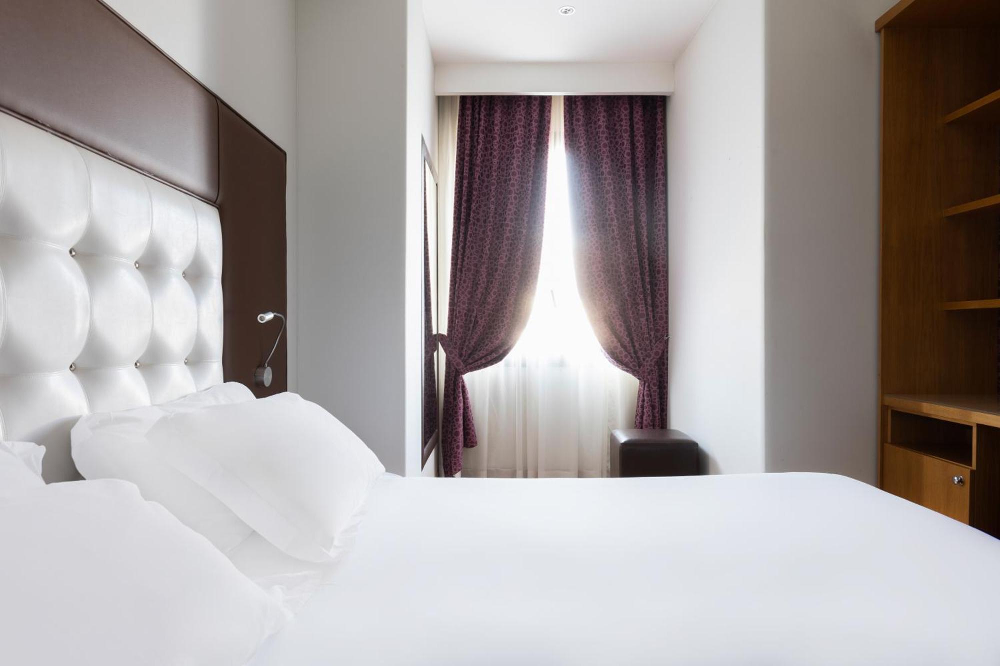 Hotel Royal Caserta Bagian luar foto