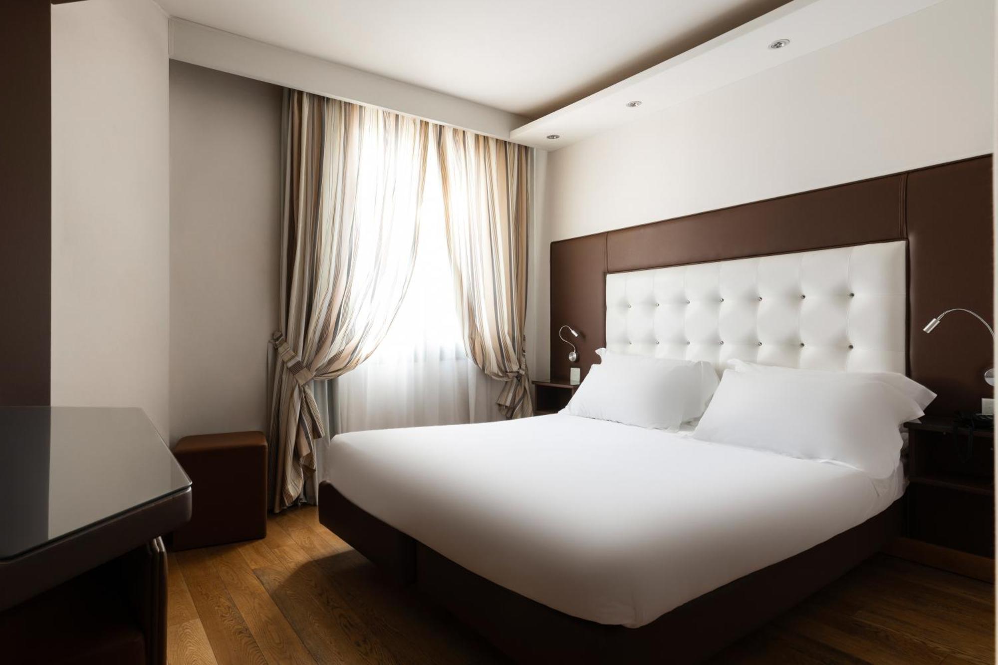 Hotel Royal Caserta Bagian luar foto